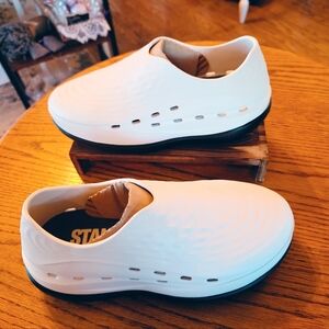 Stand The Standing Shoe Slip-On Comfort Shoes Women’s 7.5 White New Nursing